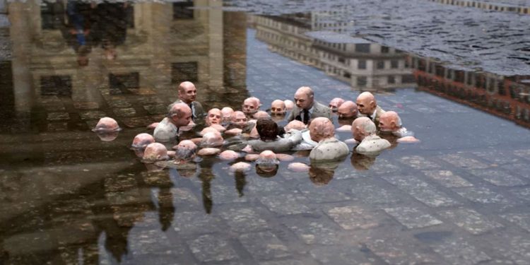 Esperando al Cambio Climático, del artista Isaac Cordal