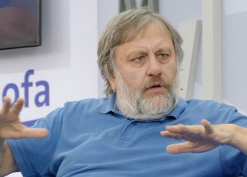 Žižek: “Tendremos que aprender a sobrellevar una vida mucho más frágil”