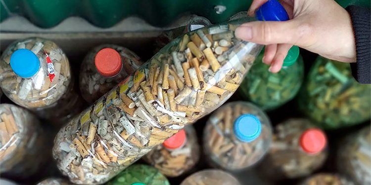 Ambientalistas recolectaron 500 mil colillas de cigarrillos de las calles de Ushuaia