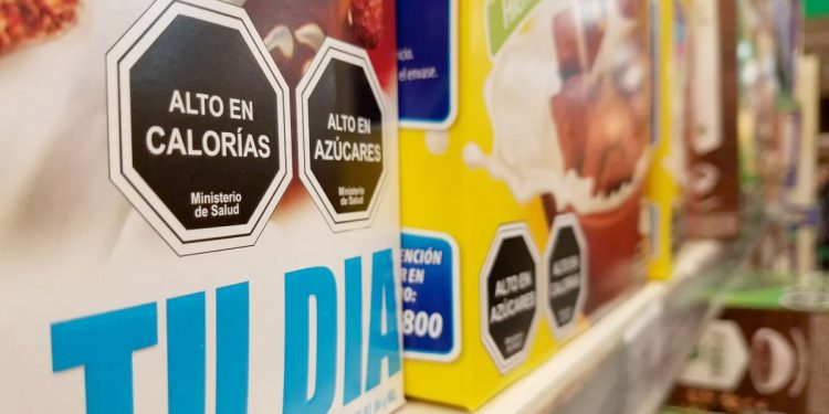 Etiquetado frontal: la ley para saber qué comemos se empantana entre el lobby y los tiempos legislativos