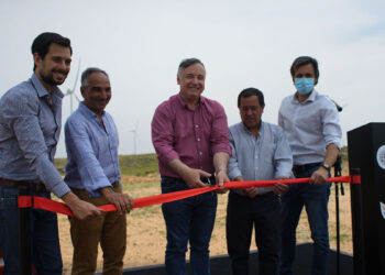 Se inauguró el Parque Eólico Budweiser
