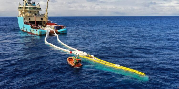 Red gigante para limpiar de plásticos los mares