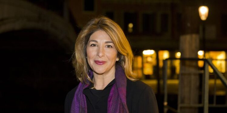En llamas, el nuevo libro de Naomi Klein