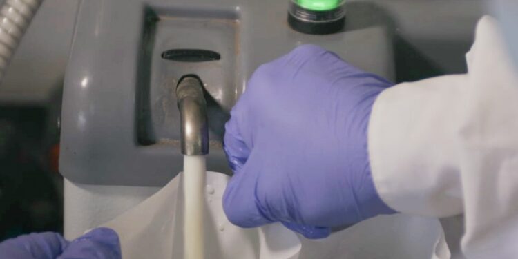 Se ponen en marcha los primeros 5 equipos pasteurizadores de leche en sachet