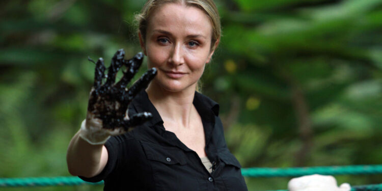 Alexandra Cousteau: «Hemos perdido la mitad de la vida de los océanos»