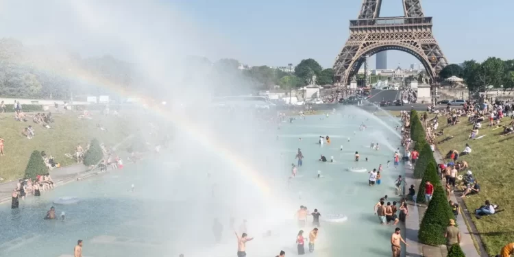París abandona el asfalto  para transformarse en un oasis