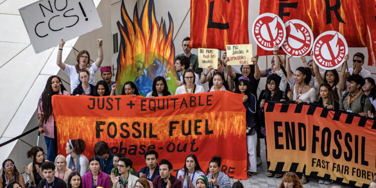 Acuerdo “histórico”, ¿el principio del fin de  los combustibles fósiles?