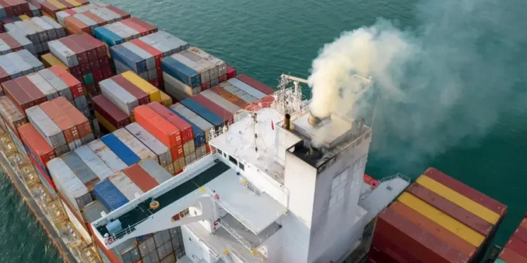 Compañías navieras capturan sus propias emisiones de carbono a bordo